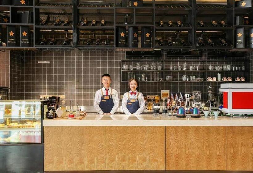 Отель James Joyce Coffetel·huai An Economic Development Zone