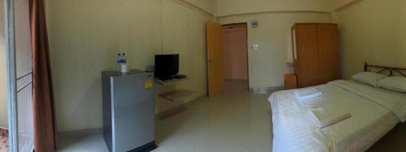 Hotel New Home Nakhon Chai Si