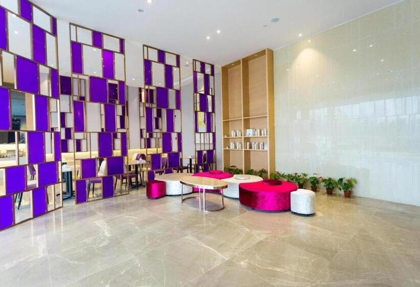 Lavande Hotel Qianjiang Lobster Market