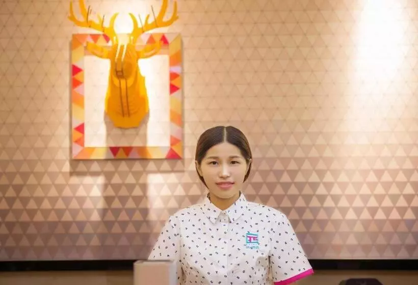 Pai Hotel·huazhou Bus Terminal