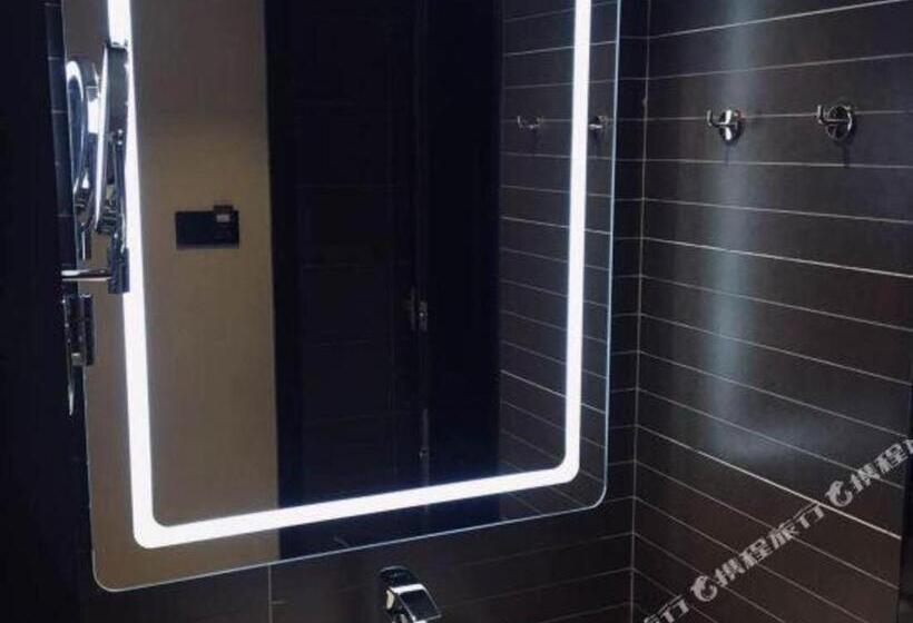 Xana Hotelle Zhengzhou North Passenger Terminal North University Town