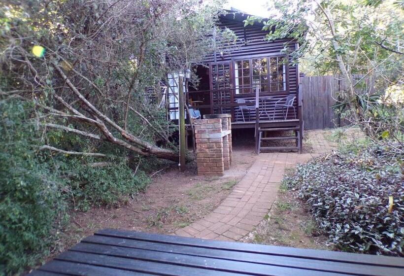 Общежитие Woodlands Cottages & Camping