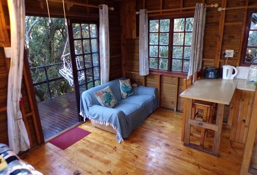 Общежитие Woodlands Cottages & Camping