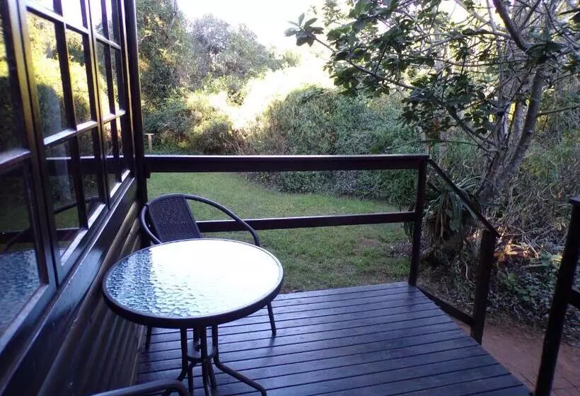 Retkeilymaja Woodlands Cottages & Camping