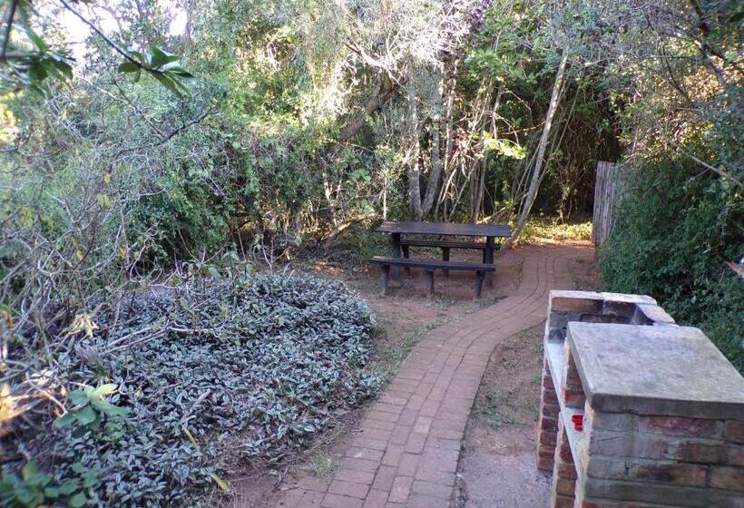 Общежитие Woodlands Cottages & Camping