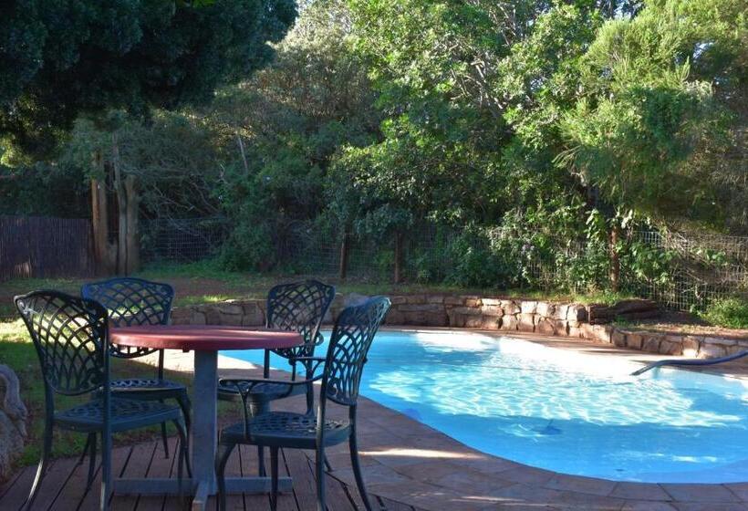 Общежитие Woodlands Cottages & Camping