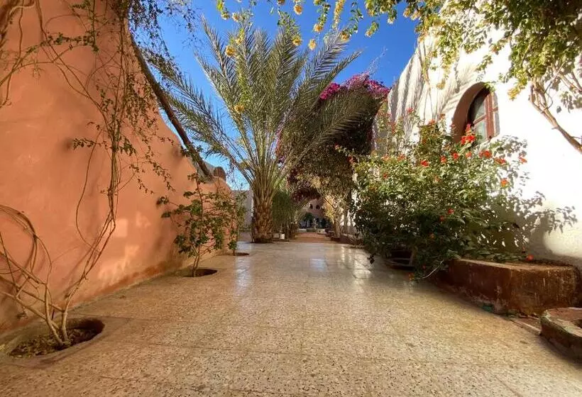 هتل Caravanserail