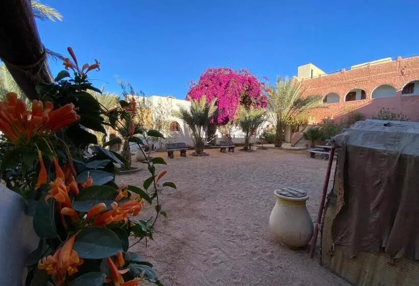 هتل Caravanserail