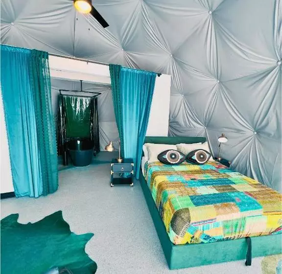 Lomakeskus Daydreamer Domes