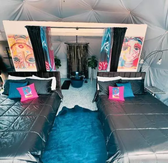 Lomakeskus Daydreamer Domes