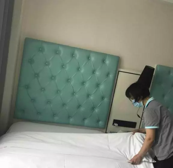 Xana Hotelle Ankang High Tech High School