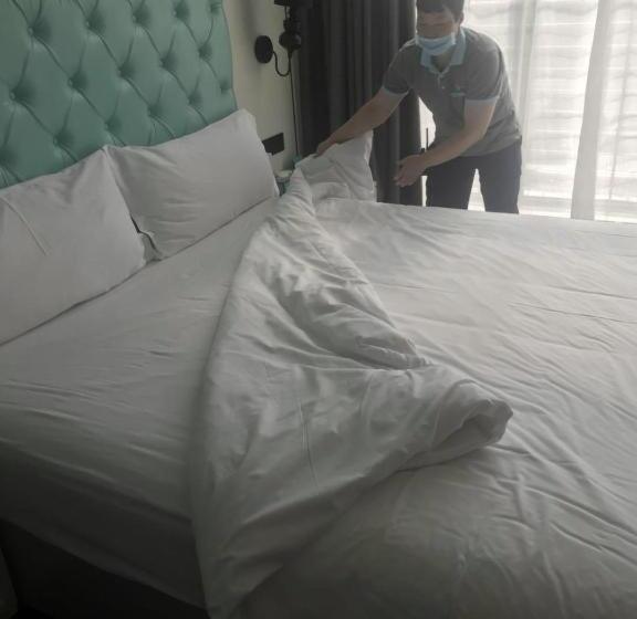 Xana Hotelle Ankang High Tech High School