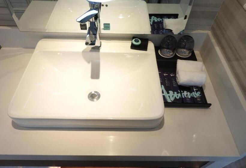 Xana Hotelle Ankang High Tech High School