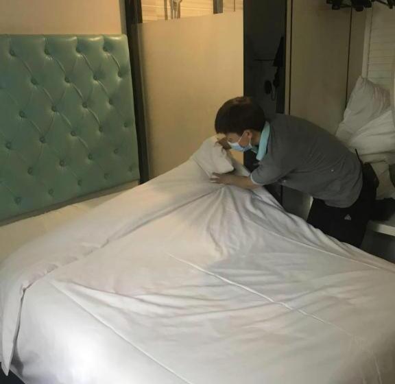 Xana Hotelle Ankang High Tech High School