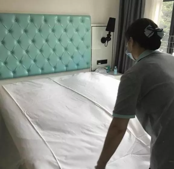 Xana Hotelle Ankang High Tech High School