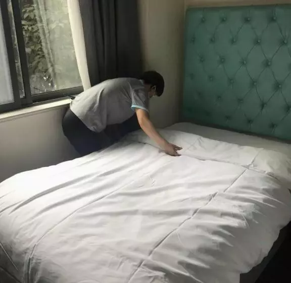 Xana Hotelle Ankang High Tech High School