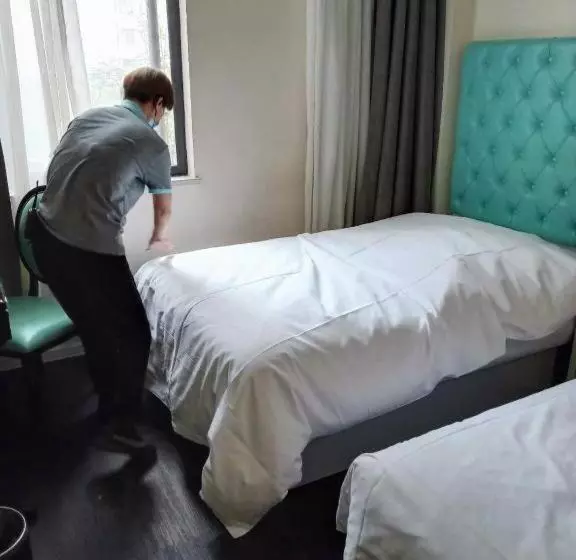 Xana Hotelle Ankang High Tech High School