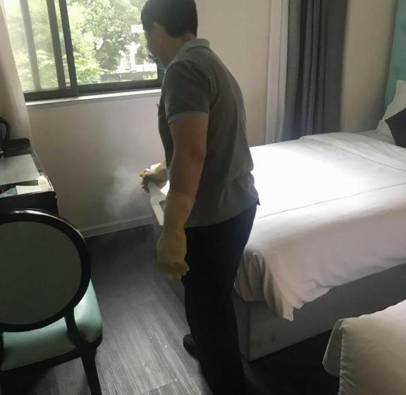 Xana Hotelle Ankang High Tech High School