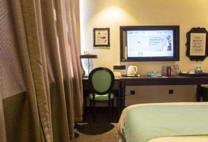 Xana Hotelle Shihezi Junken Museum Branch