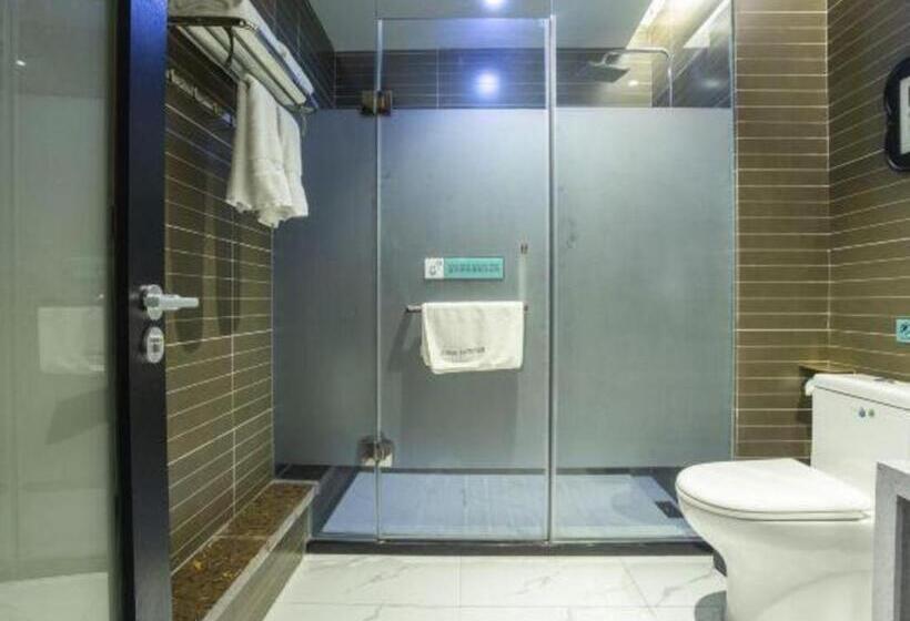 Xana Hotelle Shihezi Junken Museum Branch