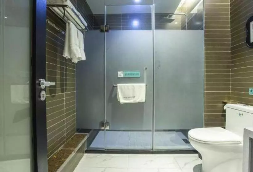 Xana Hotelle Shihezi Junken Museum Branch