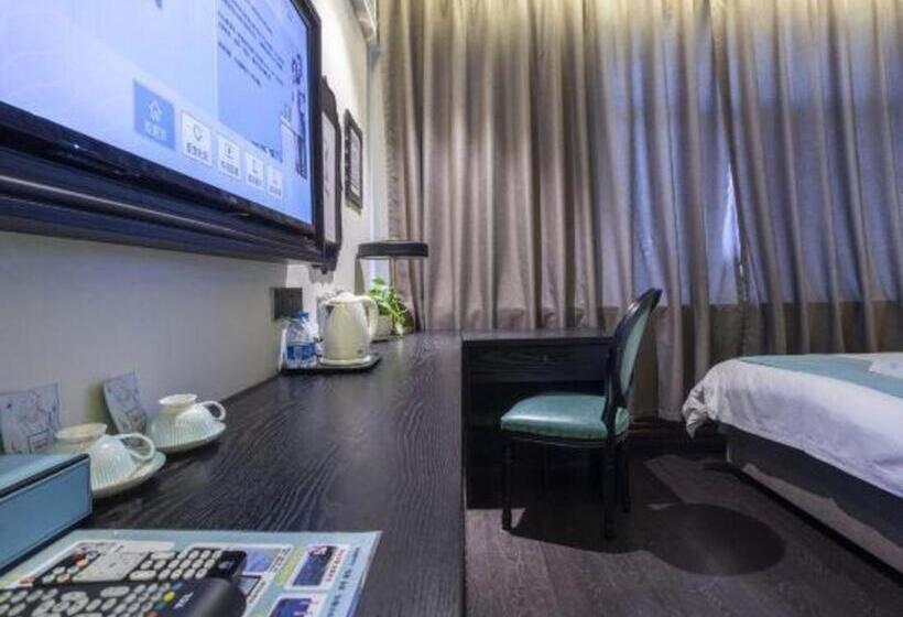 Xana Hotelle Shihezi Junken Museum Branch