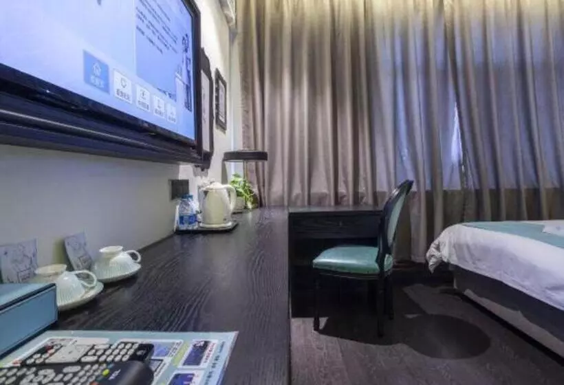 Xana Hotelle Shihezi Junken Museum Branch