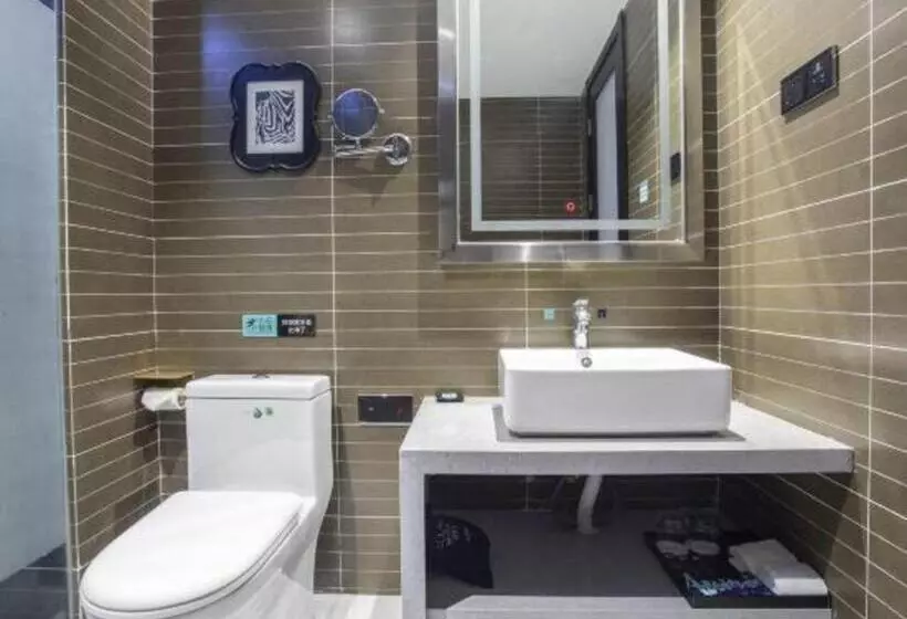 Xana Hotelle Shihezi Junken Museum Branch