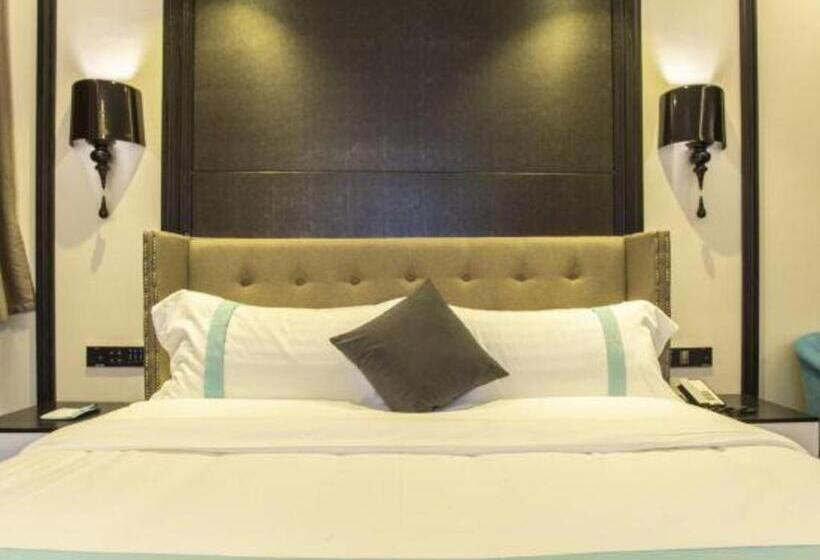 Xana Hotelle Shihezi Junken Museum Branch