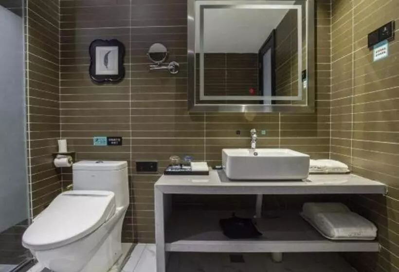 Xana Hotelle Shihezi Junken Museum Branch