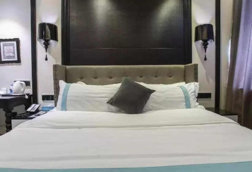 Xana Hotelle Shihezi Junken Museum Branch