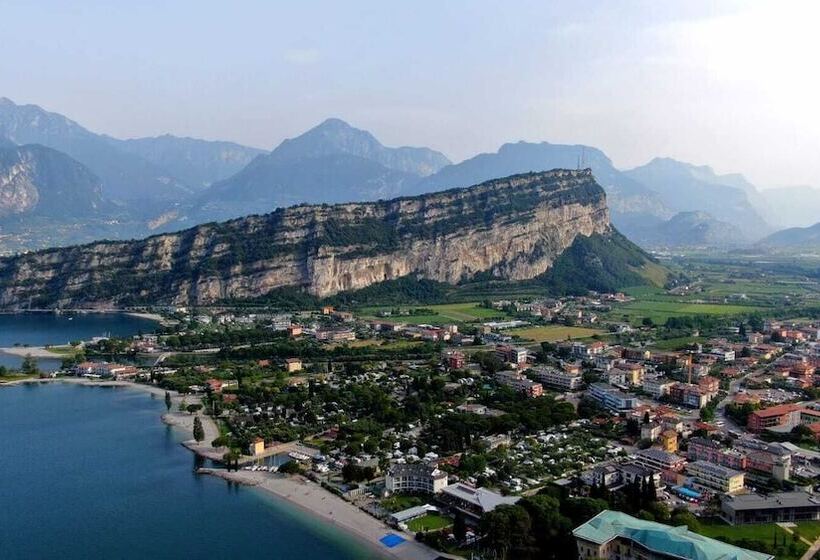 Отель Bike Garnì Villa Maria Torbole