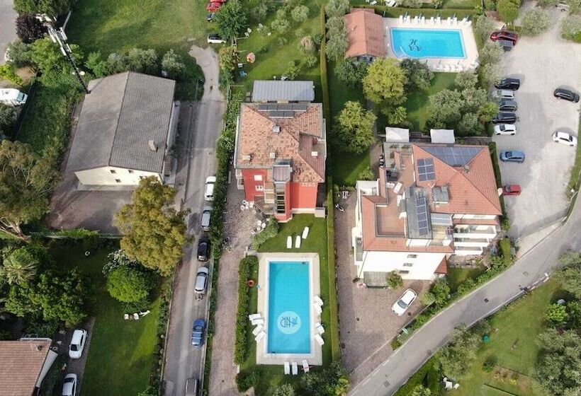 Отель Bike Garnì Villa Maria Torbole