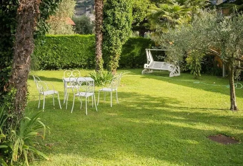 هتل Bike Garnì Villa Maria Torbole