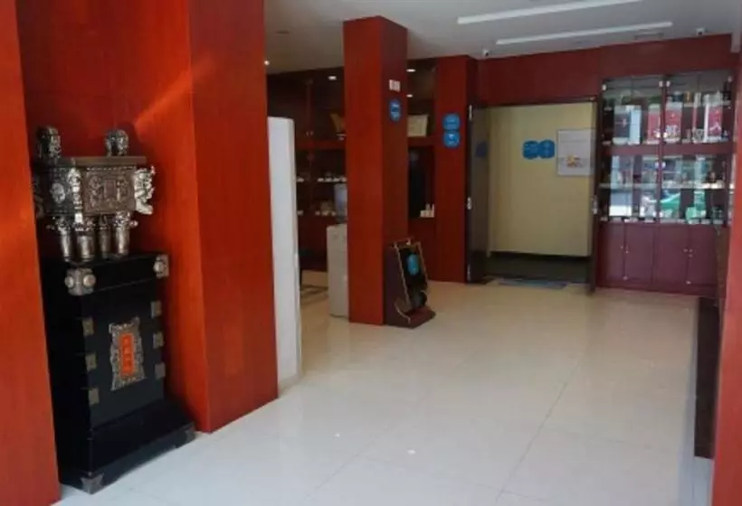 Hotelli Hanting Express Chifeng Railway Station