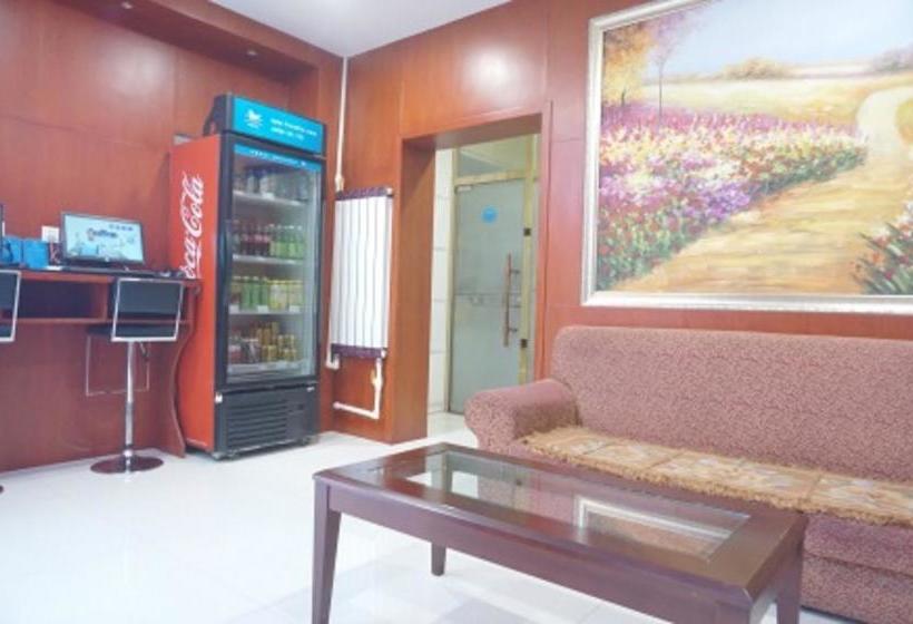 Otel Hanting Express Chifeng Railway Station