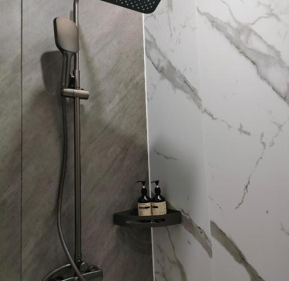 Shanghai Ange Hotel Next To Longyang Road Subway Station, Near New Internatonal Expo Center