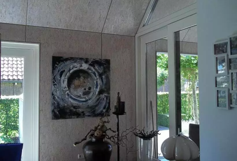 Aamiaismajoitus (B&B) T Griene Hemeltsje
