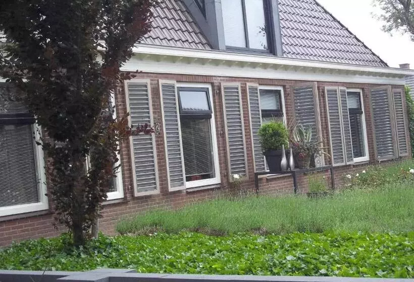 Aamiaismajoitus (B&B) T Griene Hemeltsje