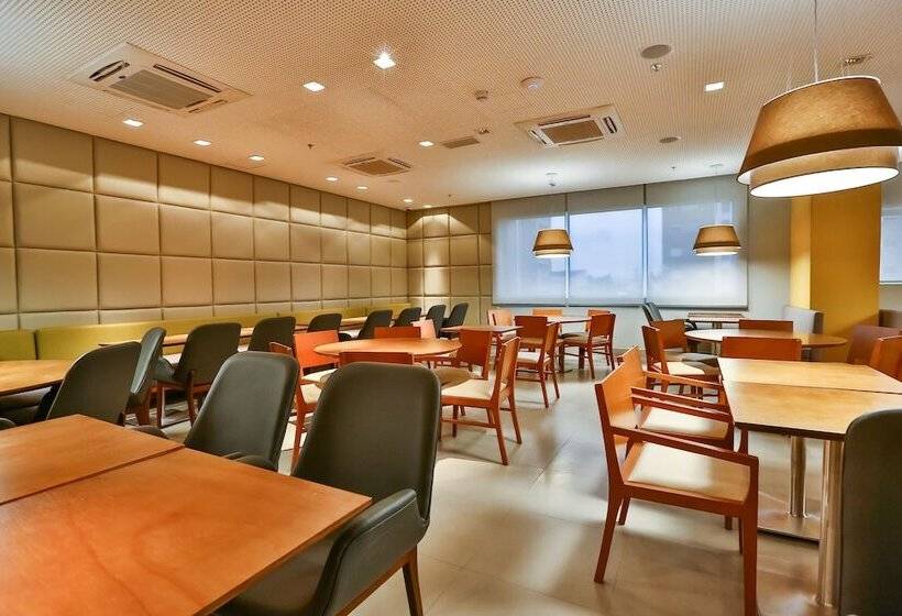 Отель Hilton Garden Inn Santo Andre