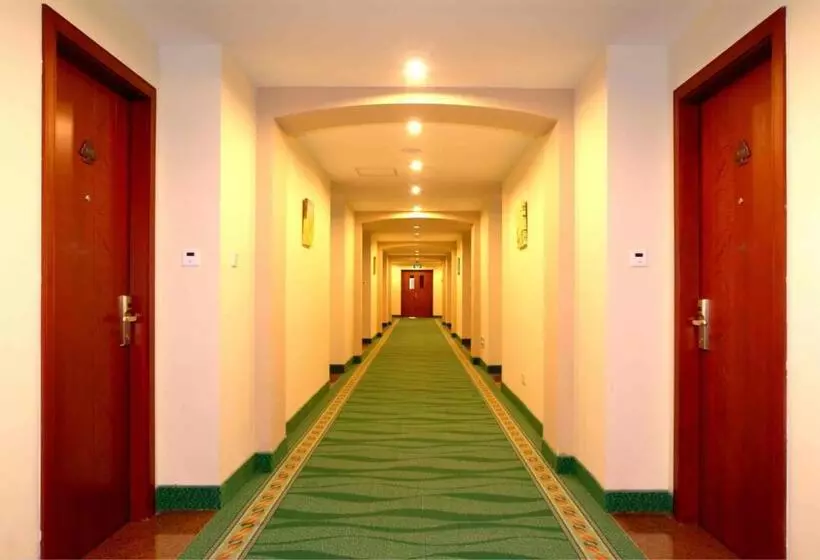 ホテル Greentree Inn Shanxi Jinzhong Jiexiu Railway Station Express