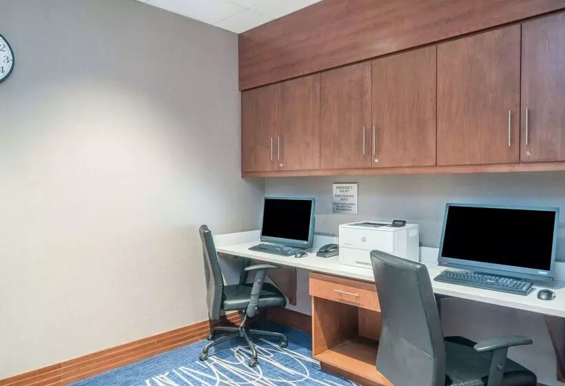 ホテル Hampton Inn & Suites Newburgh Stewart Airport