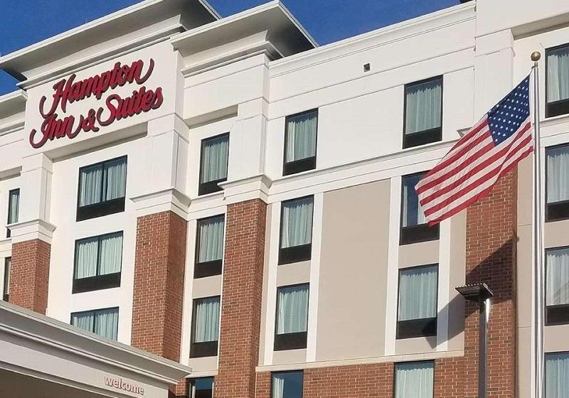 Отель Hampton Inn & Suites Newburgh Stewart Airport