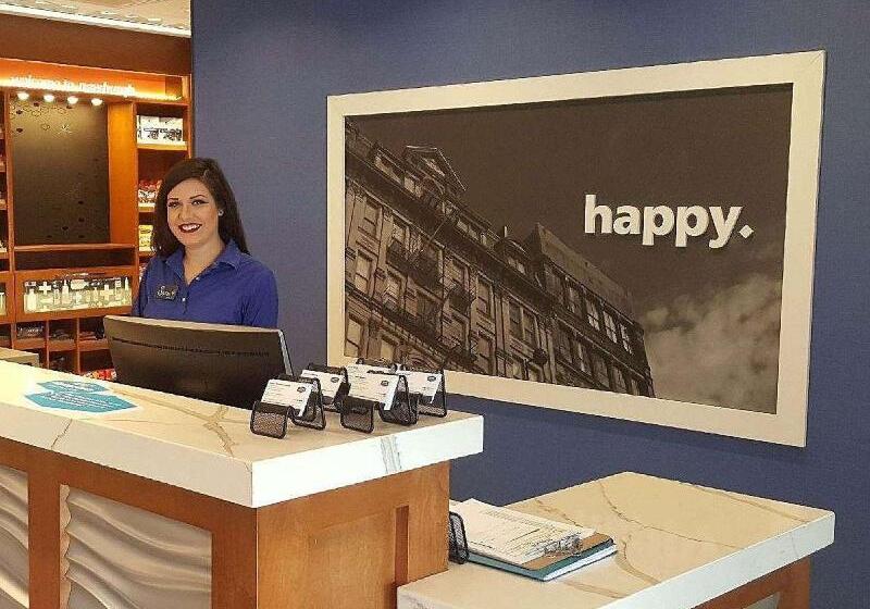 Отель Hampton Inn & Suites Newburgh Stewart Airport