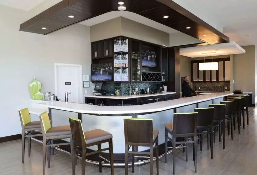 هتل Hilton Garden Inn Austin Airport