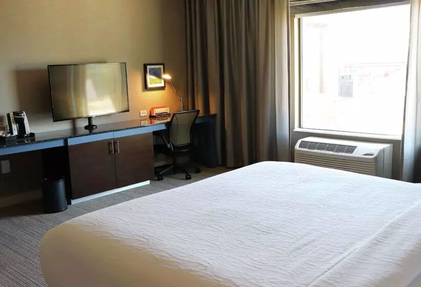 هتل Hilton Garden Inn Austin Airport