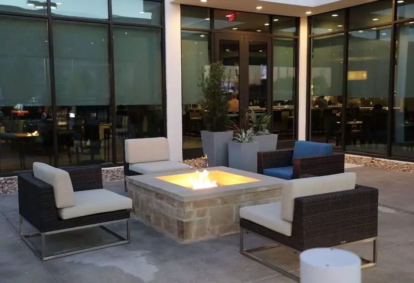 هتل Hilton Garden Inn Austin Airport