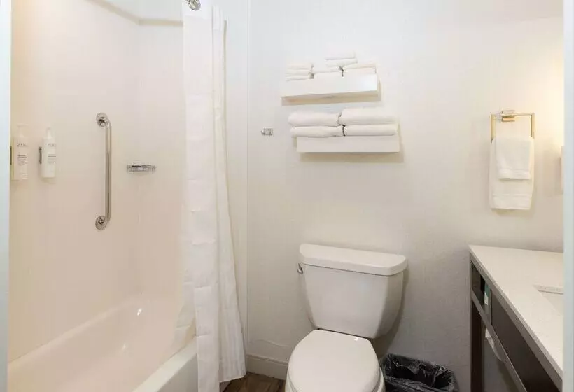 هتل Hilton Garden Inn Austin Airport