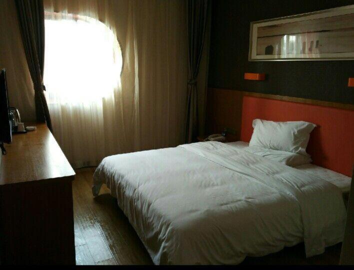 בית מלון כפרי 7days Premium Qinhuangdao Railway Station Yingbin Road