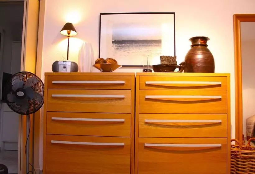 Sunny Mercury   Room In Apartment